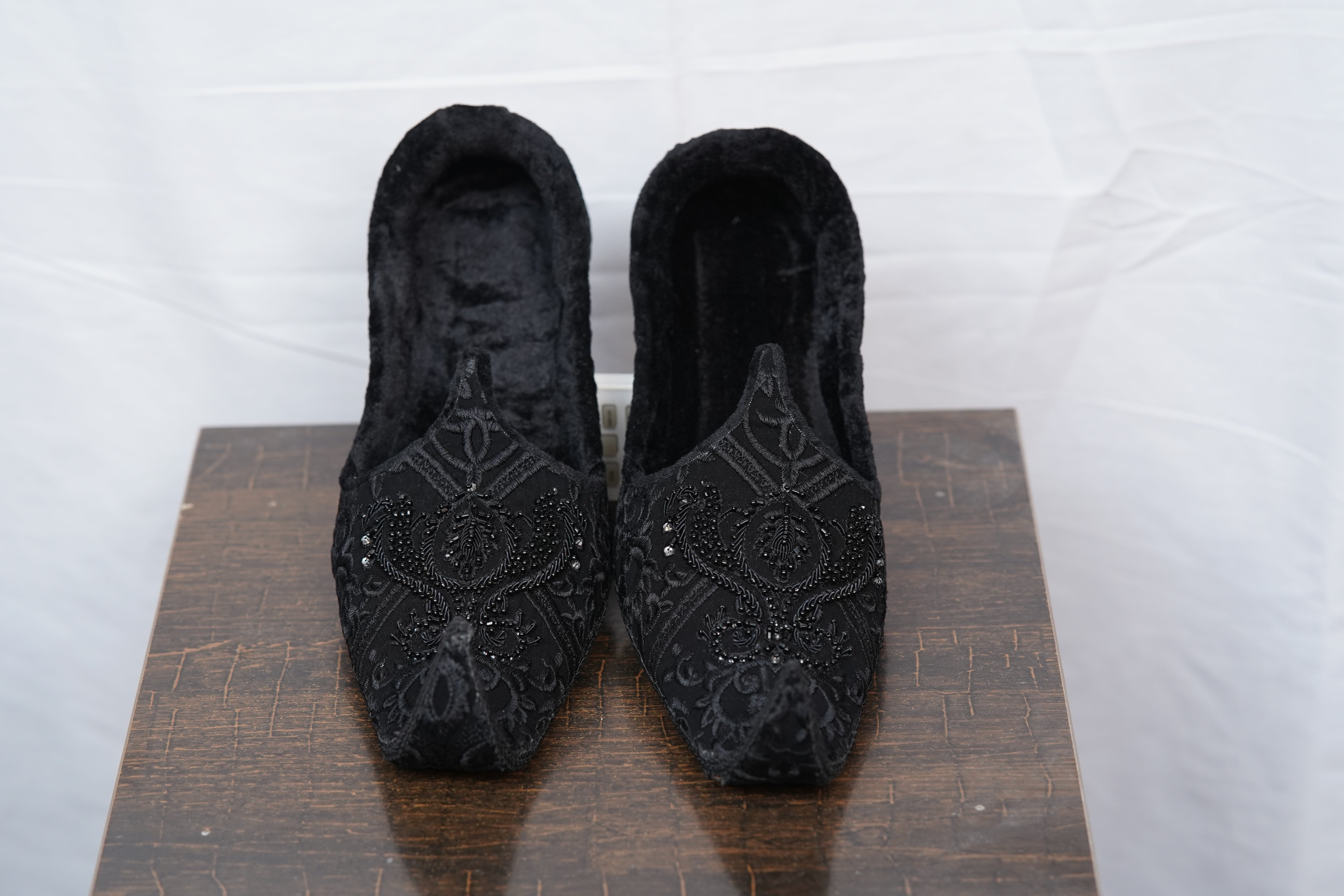 Traditional Black Notch Khussa Black
